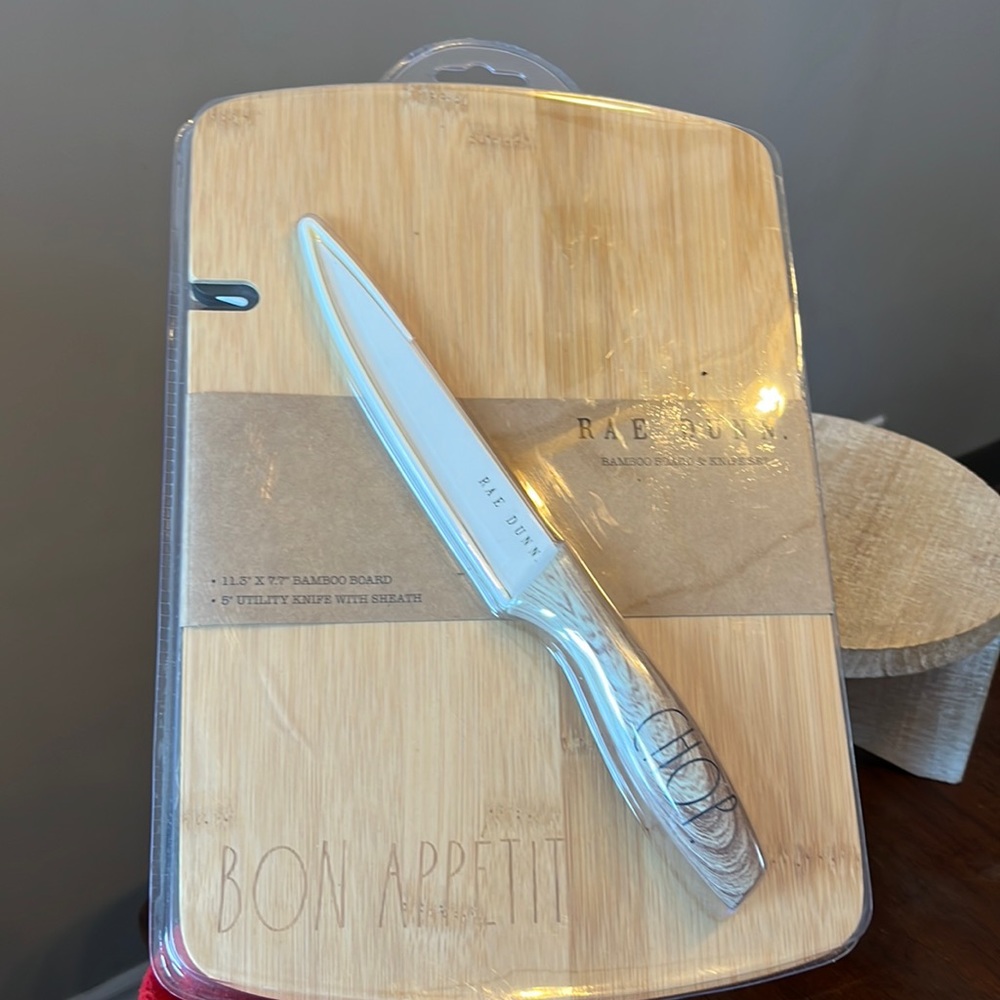 Rae dunn bamboo cutting board and knife set